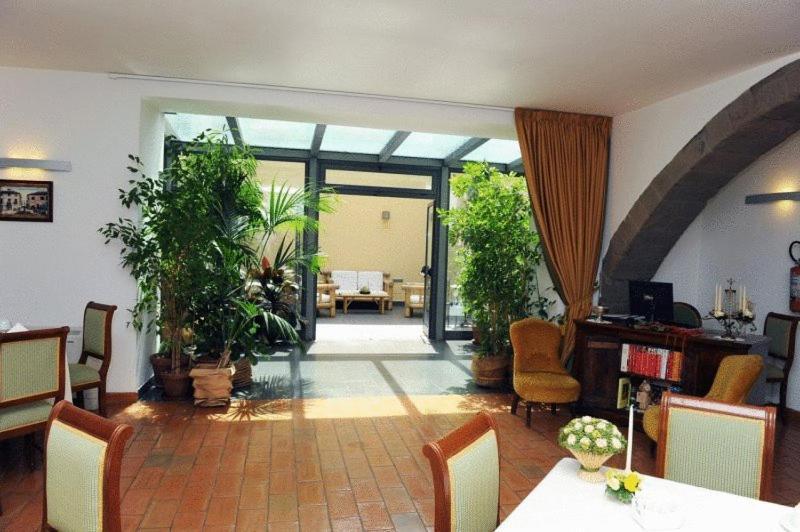 Hotel Urbano V Montefiascone Luaran gambar