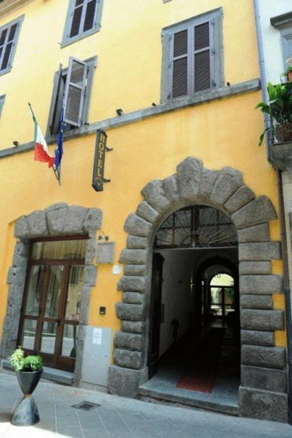 Hotel Urbano V Montefiascone Luaran gambar