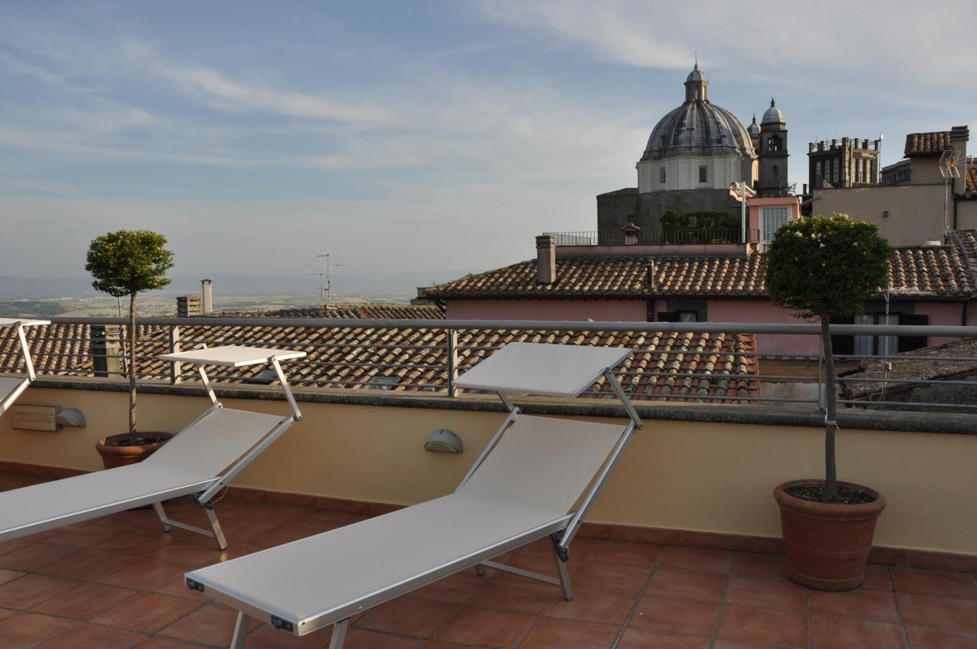 Hotel Urbano V Montefiascone Luaran gambar
