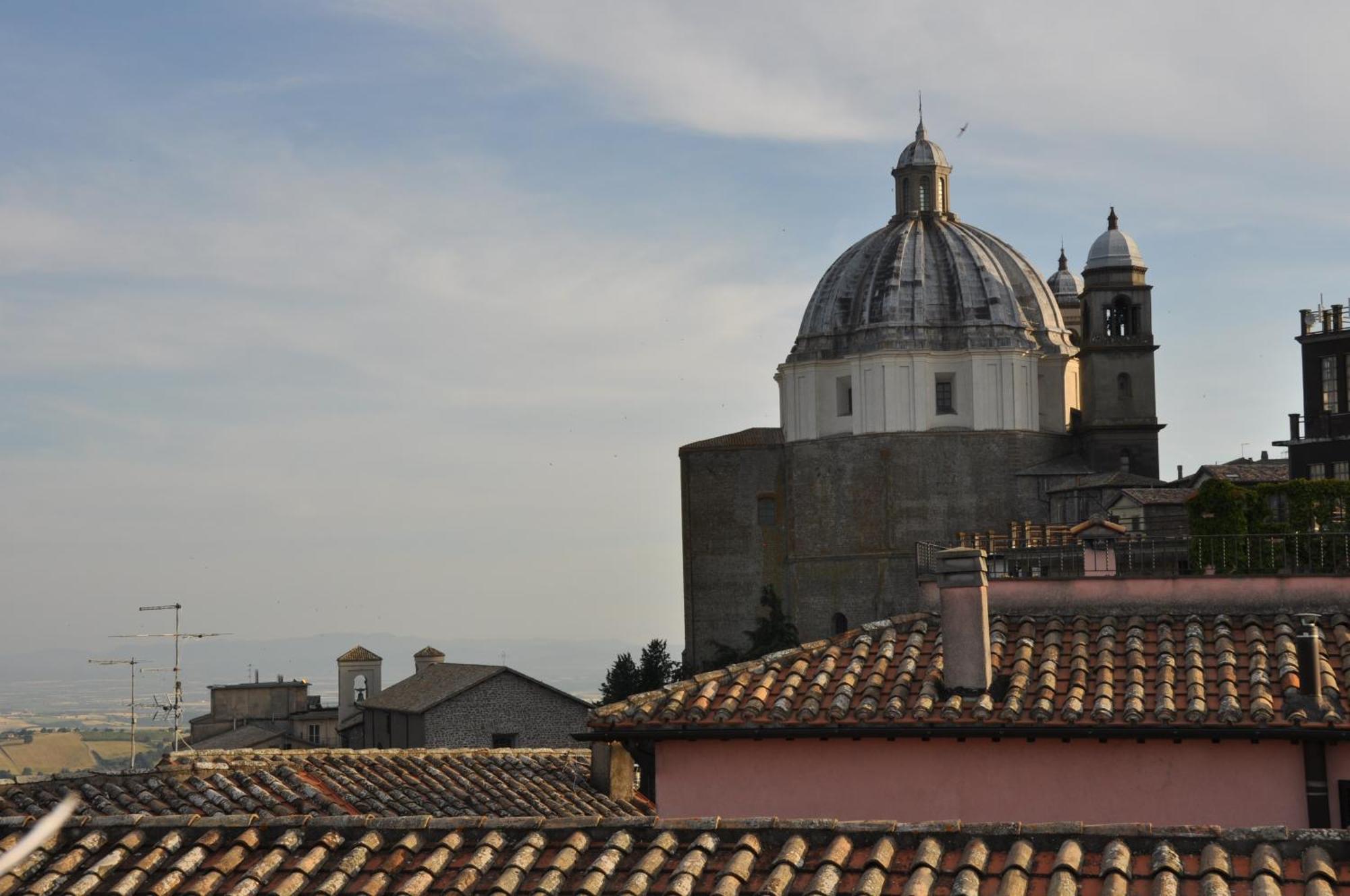 Hotel Urbano V Montefiascone Luaran gambar
