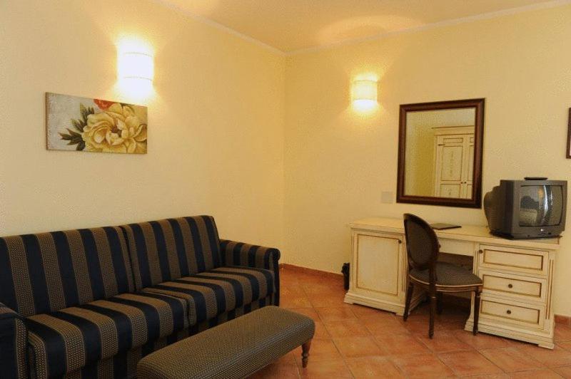 Hotel Urbano V Montefiascone Bilik gambar
